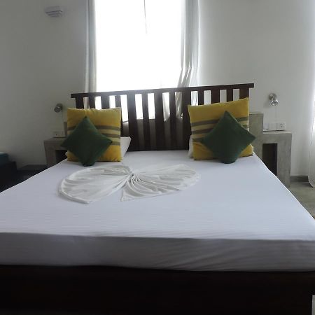 Primrose Guest House Unawatuna Exterior photo